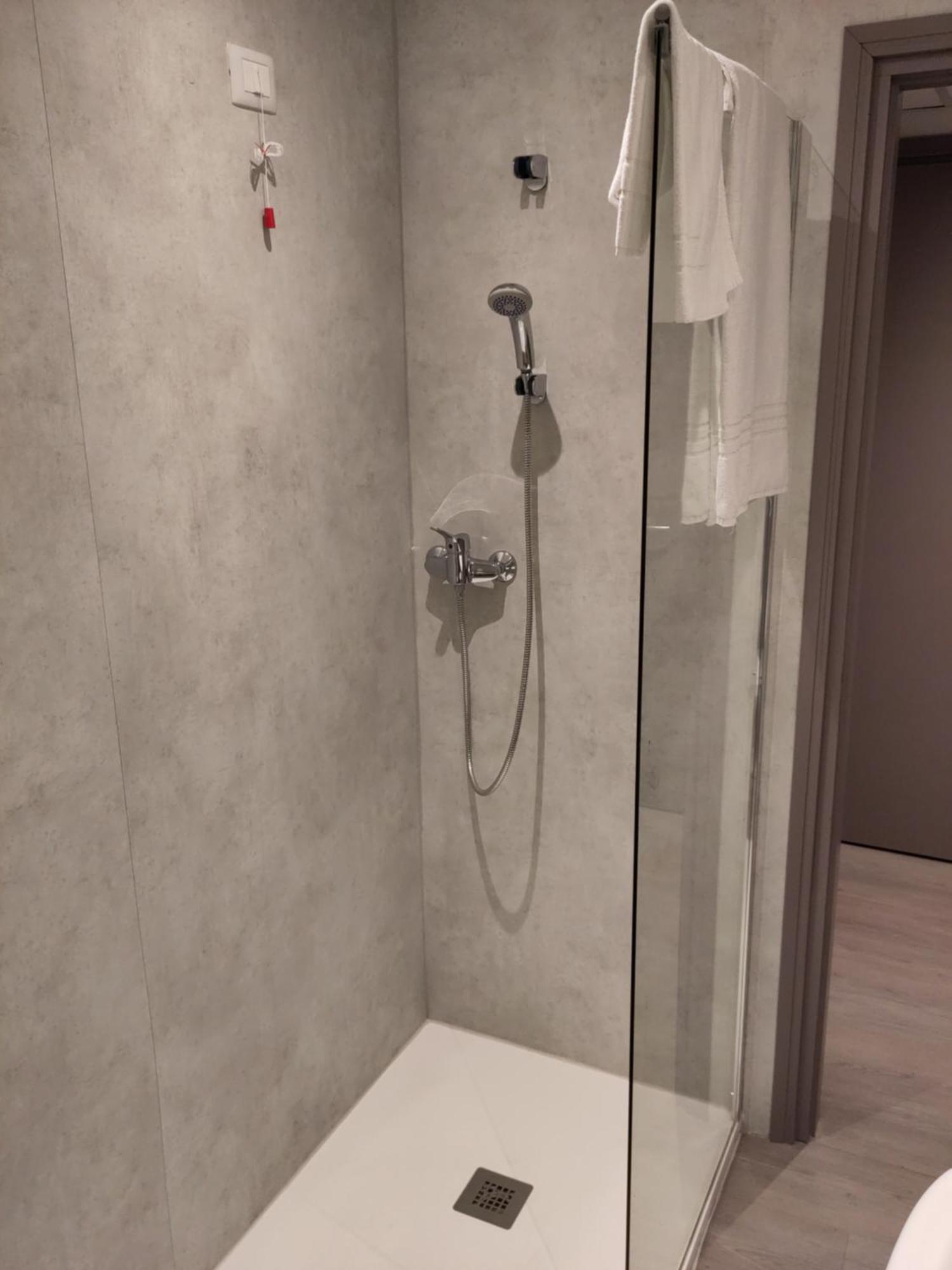Confidence Hotel Europa Ченто Екстер'єр фото