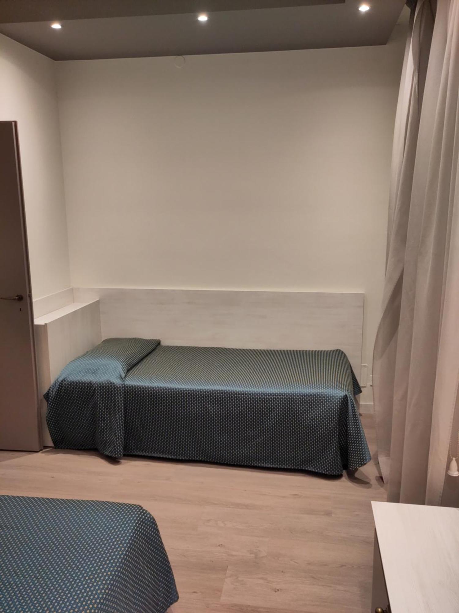 Confidence Hotel Europa Ченто Екстер'єр фото